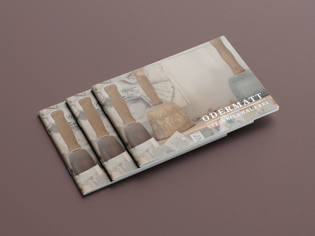 Free_Landscape_Brochure_Mockup_02